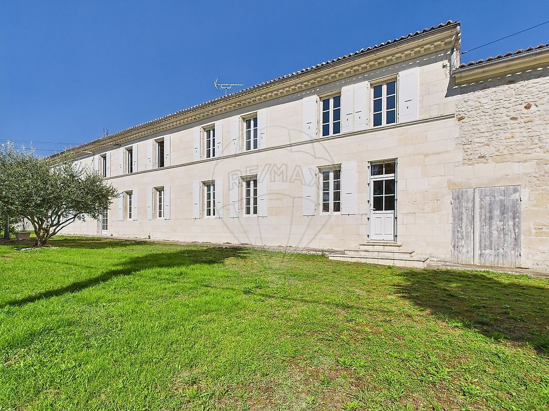Villa / Maison  T9 à vendre Clisse (La) 17600