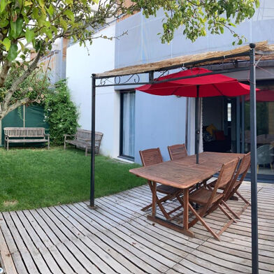 Appartement 3 pièces 230500 €