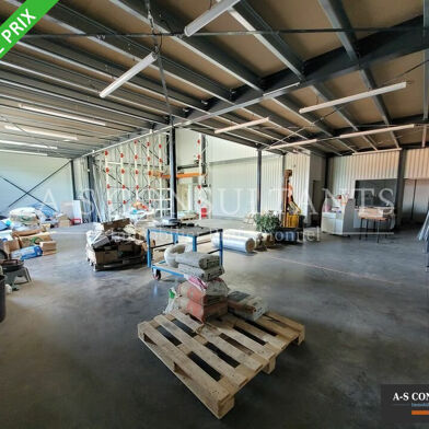 Local industriel  992750 €