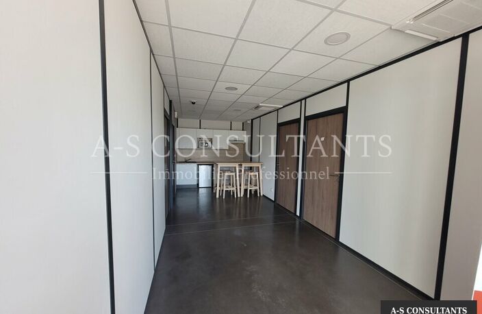 LOCAL D'ACTIVITE A VENDRE — photo 3