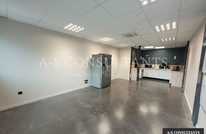 LOCAL D'ACTIVITE A VENDRE — photo 4