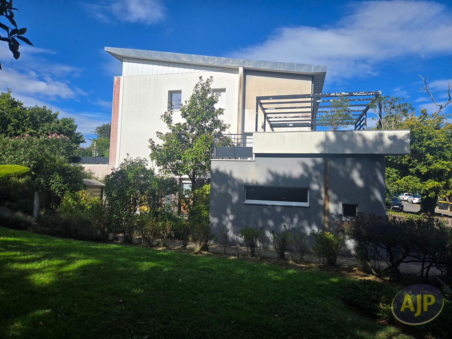 Agence immobilière de Ajp Immobilier St Marc sur Mer Tati