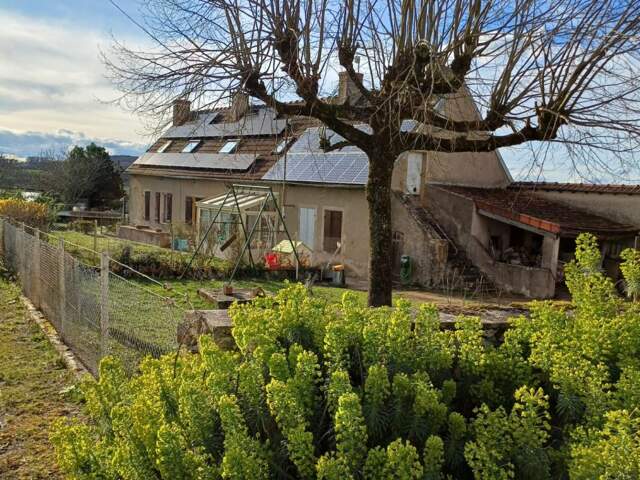 RARE À UXEAU (71130) – AUTHENTIQUE LONGÈRE DE 158 M² SUR TERRAIN DE 3521 M² AVEC VUE DÉGAGÉE — photo du bien