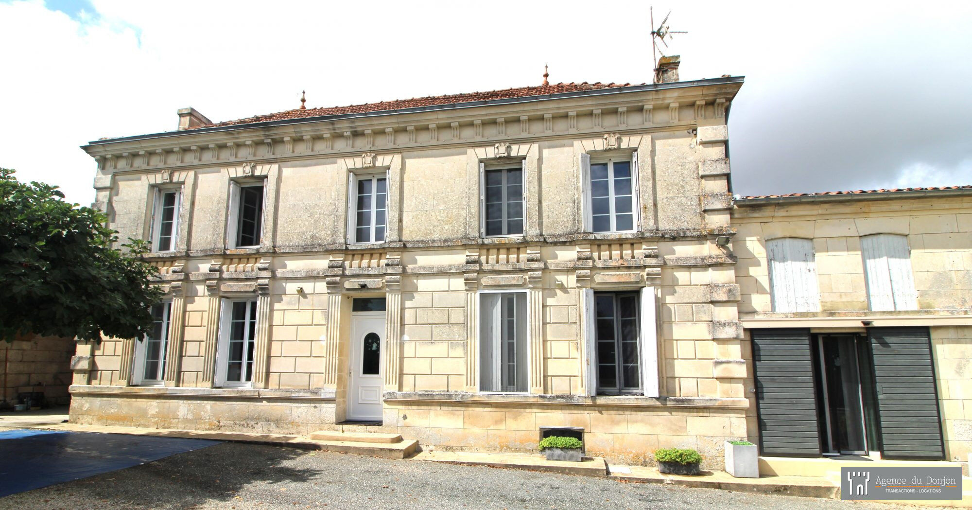 Villa / Maison  T5 à vendre Saint-Léger 17800