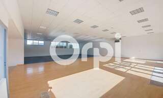 Commerce  605 m² à louer à Saint-Flour (15100)