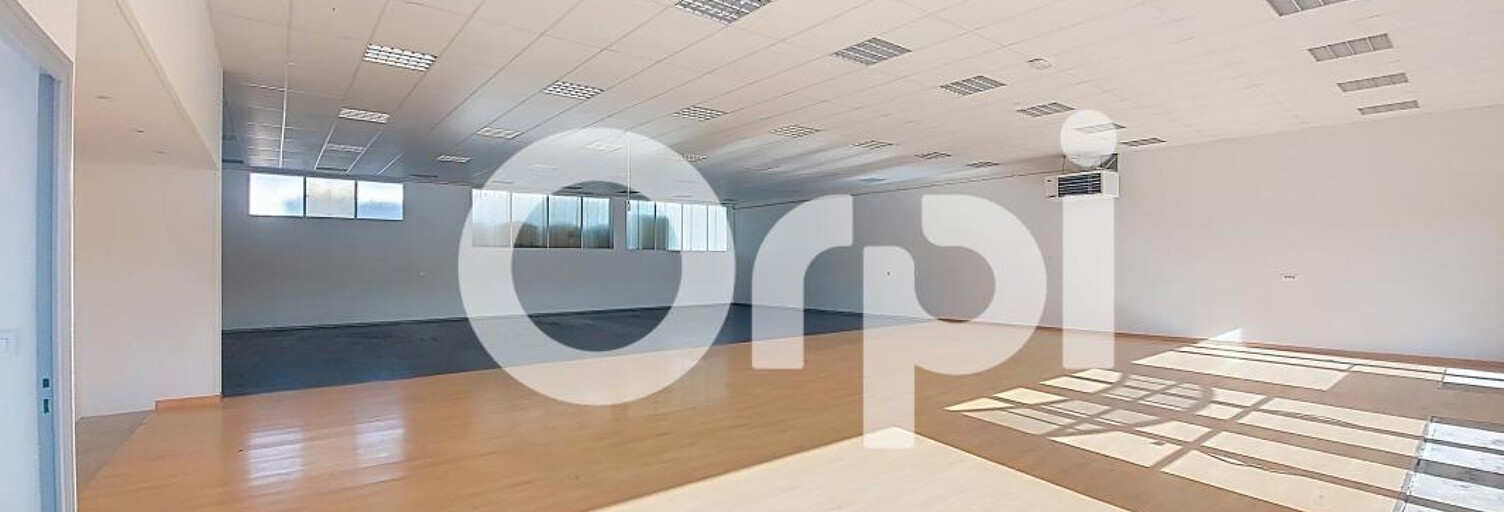 Commerce  605 m² à louer à Saint-Flour (15100)