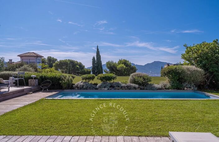 MAISON CONTEMPORAINE AVEC PISCINE ET VUE MER -  PERIER/ROUCAS - — photo 3