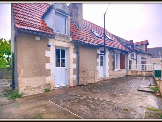 Maison avec cour, grand sejour BUZANCAIS (36) — photo du bien