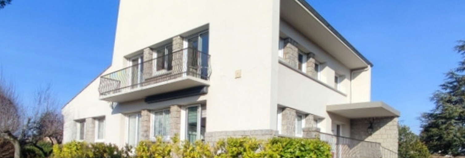 Maison 8 Pièces 192 m² à vendre à Saint-Just-Saint-Rambert (42170)