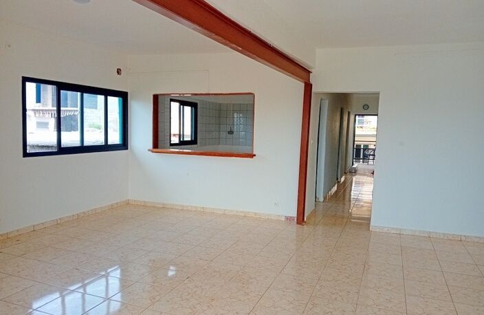 Appartement à louer 5 pièces MTSANGAMOUJI (976) — photo 3