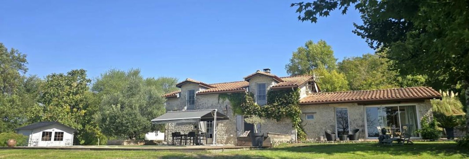 Maison 8 Pièces 176 m² à vendre à Saint-Laurent-des-Combes (16480)