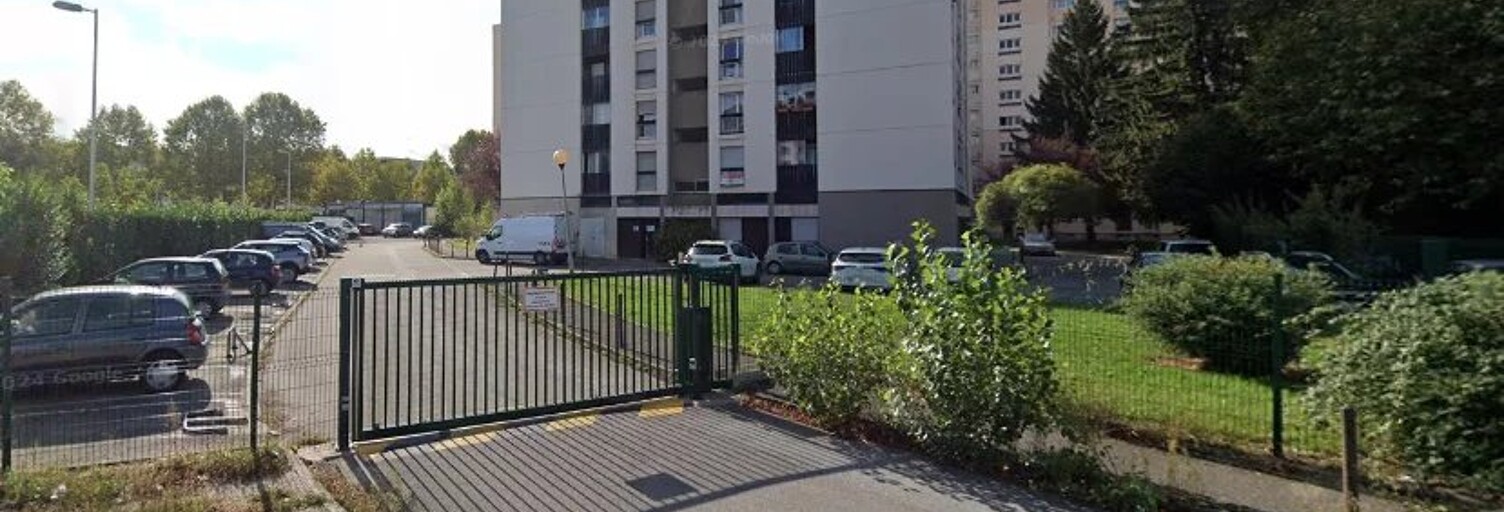 Garage   m² à vendre à Le Pont-de-Claix (38800)