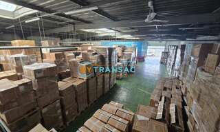 Local industriel  871 m² à louer à Montreuil (93100)