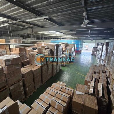 Local industriel  10669 €