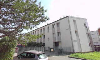 Garage   m² à louer à Orange (84100)