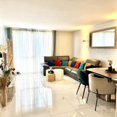 Appartement 5 pièces 220000 €