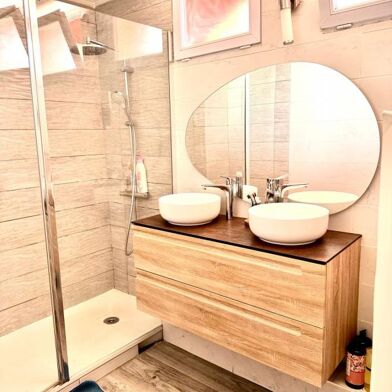 Appartement 5 pièces 220000 €