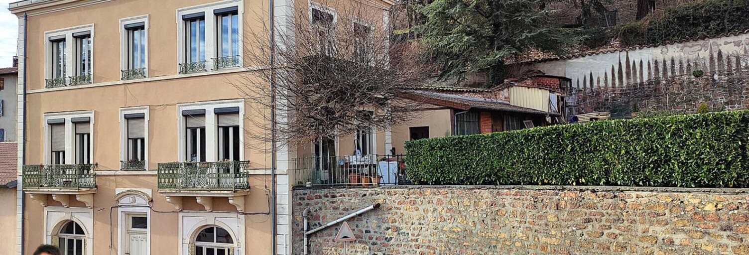 Immeuble  250 m² à vendre à Thizy-les-Bourgs (69240)