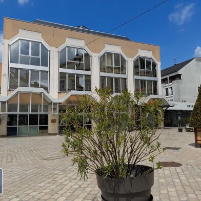 Bureau 3 pièces 2000 €