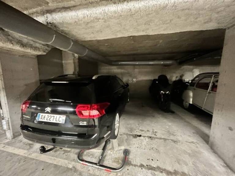 Garage   — photo 1