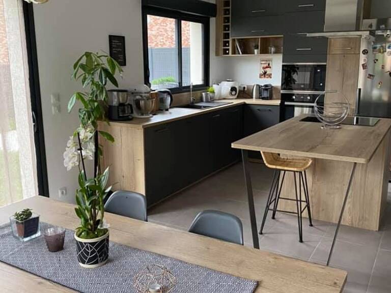 Maison plain-pied avec jardin et garage — photo 1