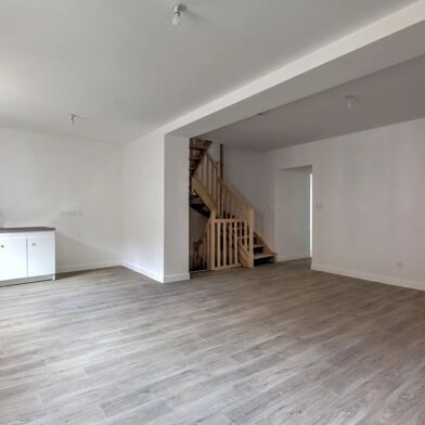 Maison 4 pièces 890 €