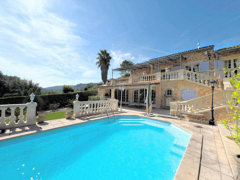 Le Tignet. Maison de 212 m2 sur un terrain de 1516 m2 au cal — photo 1