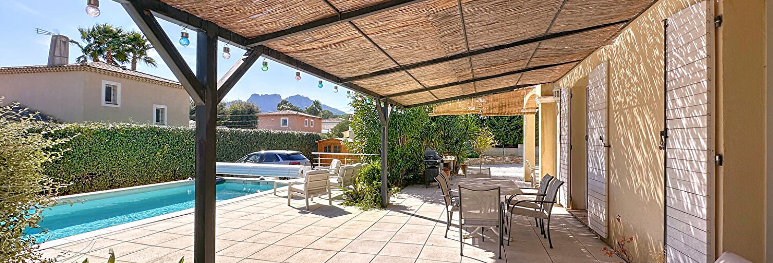 Maison 10 Pièces 232 m² à vendre à Roquebrune-sur-Argens (83520)