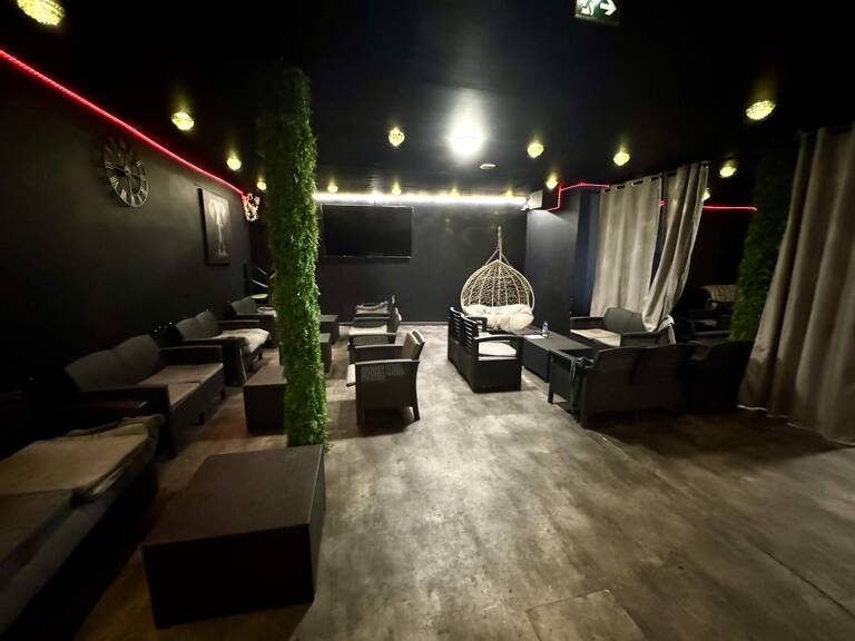 Commerce  135 m² — photo 1