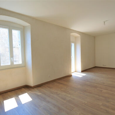 Appartement 3 pièces 794 €