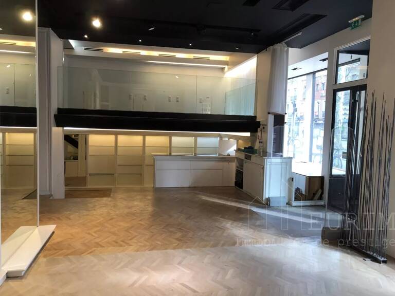 Local commercial — photo 1