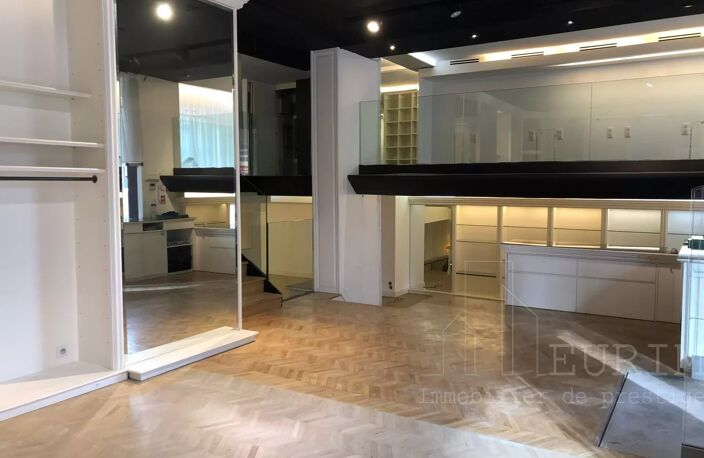 Local commercial — photo 2