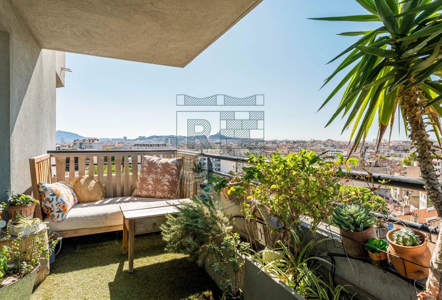 MARSEILLE 13004 /13012 - APPARTEMENT -TERRASSES ET PARKING — photo 1