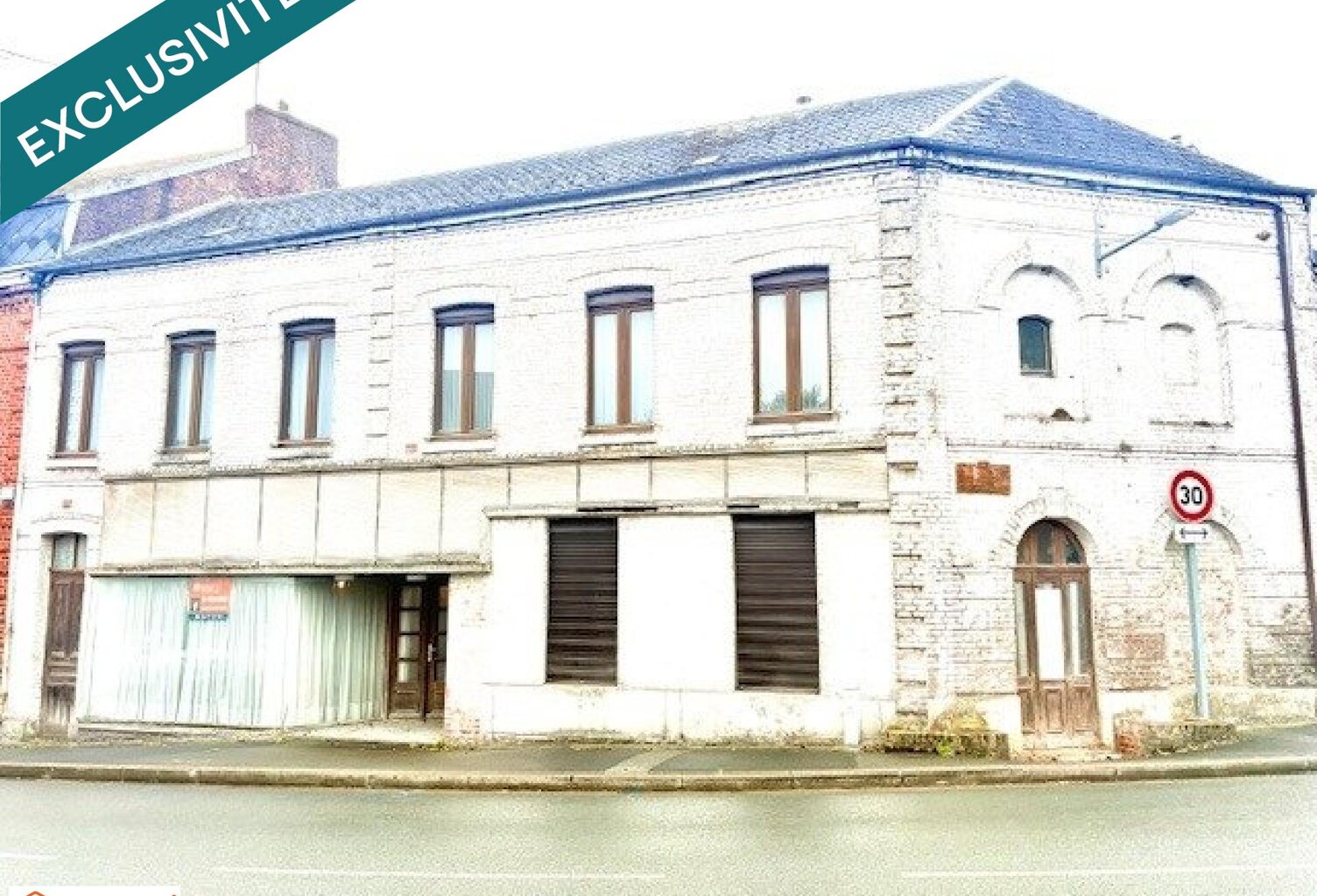 Bien atypique à rénover  Wignehies — photo 1