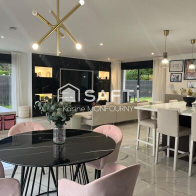 Maison 6 pièces 371990 €