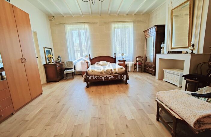 T8 235 m² en pierre lumineuse- Au calme- DPE C — photo 3