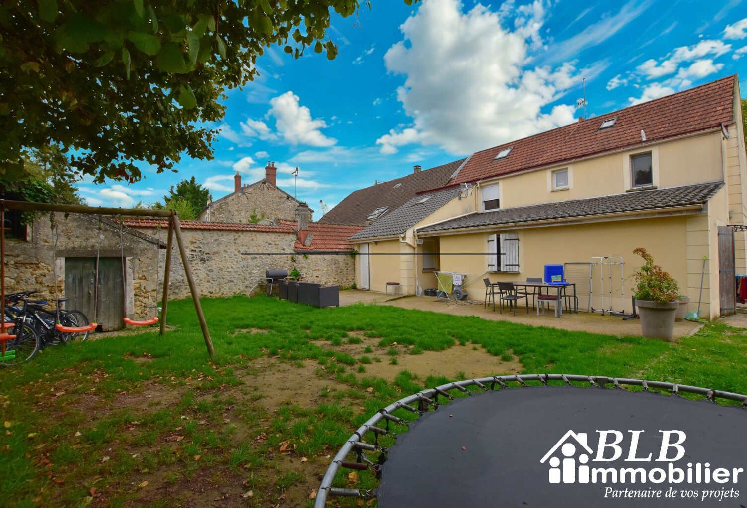 Immeuble de rapport à vendre   5 logements   Essarts-le-Roi, — photo 1