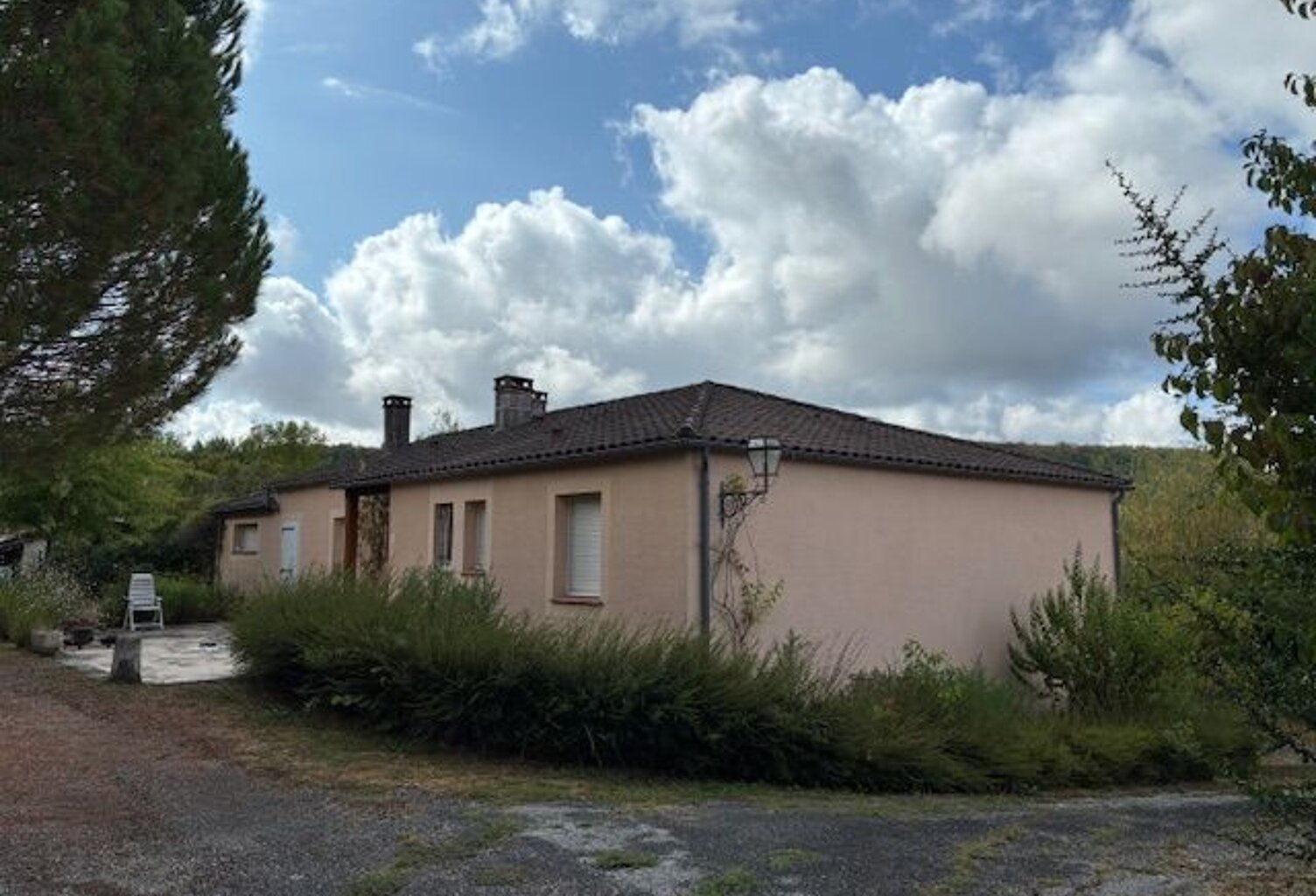 Maison avec jardin — photo 1