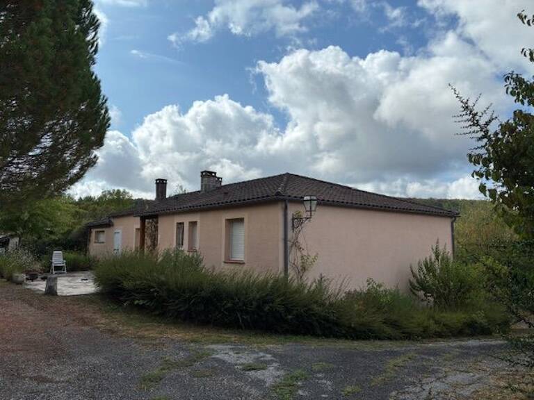 Maison avec jardin — photo 1