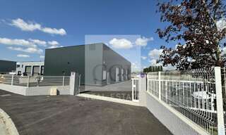 Commerce  455 m² à louer à Luzinay (38200)