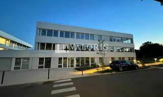 Bureau  1053 m² à louer à Ventabren (13122)