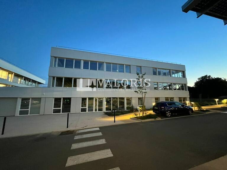 BUREAUX à LOUER — photo 1
