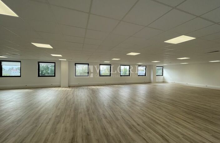 BUREAUX à LOUER — photo 4