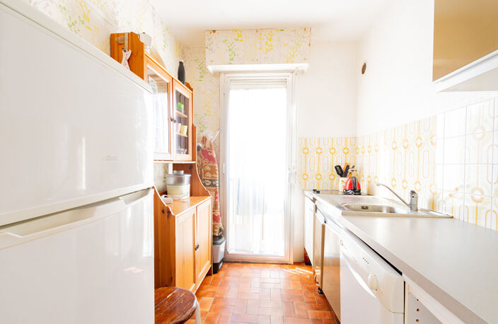 Appartement de type 1 - avec balcon et cave - Investisseur, coup de coeur assuré  Saint-Victor (7e) — photo 4