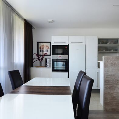 Appartement 4 pièces 220000 €