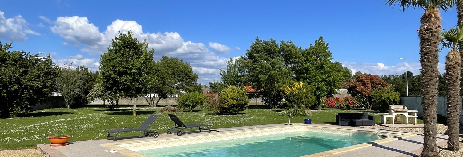 Maison 8 Pièces 219 m² à vendre à La Vallée (17250)