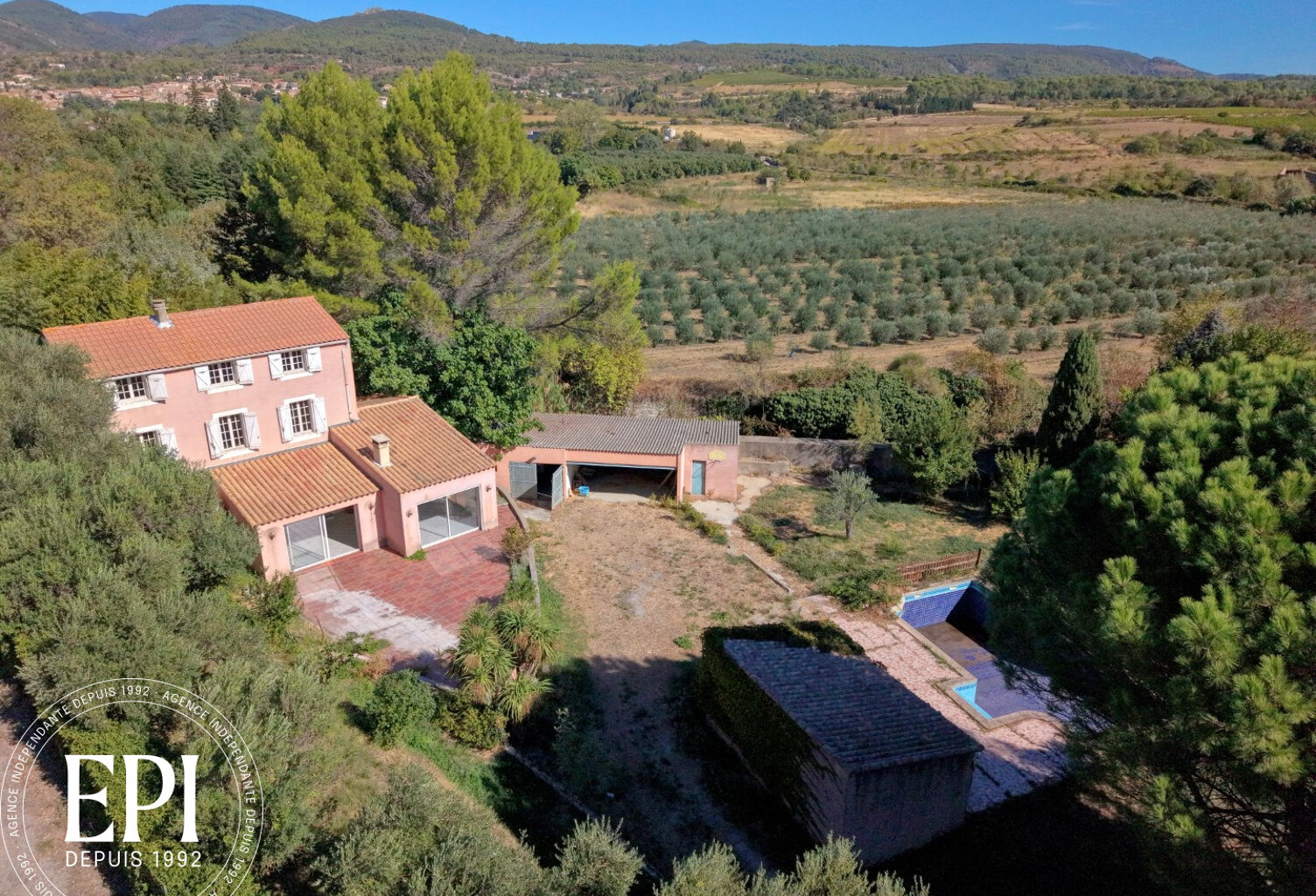 Entre vignes et collines, une maison 170 m2 en pierre à réin — photo 1