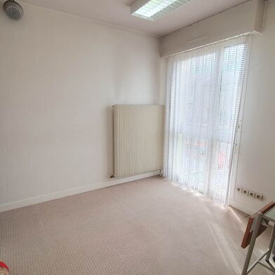 Appartement 8 pièces 106000 €