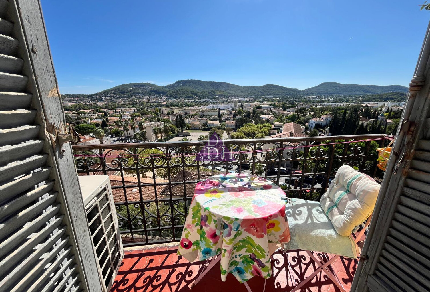 Dans bâtisse historique appartement 3 pièces avec vue mer en — photo 1