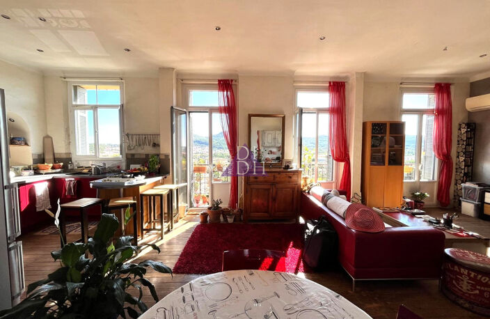 Dans bâtisse historique appartement 3 pièces avec vue mer en — photo 4